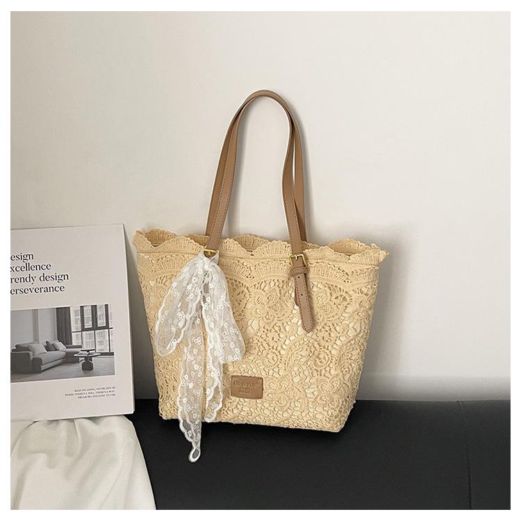 Women's Retro One-Shoulder Lace Hollow Handbag - Large Capacity, Light Luxury Vacation Tote