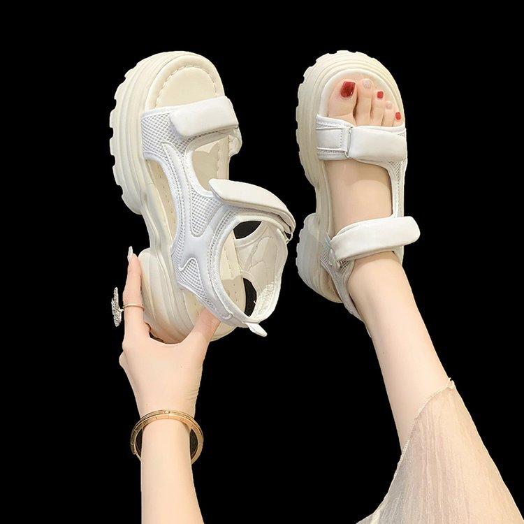 

Женские повседневные сандалии на платформе весна-лето 2024 новые сандалии для ходьбы по грязи на мягкой подошве на липучках спортивные пляжные сандалии 39