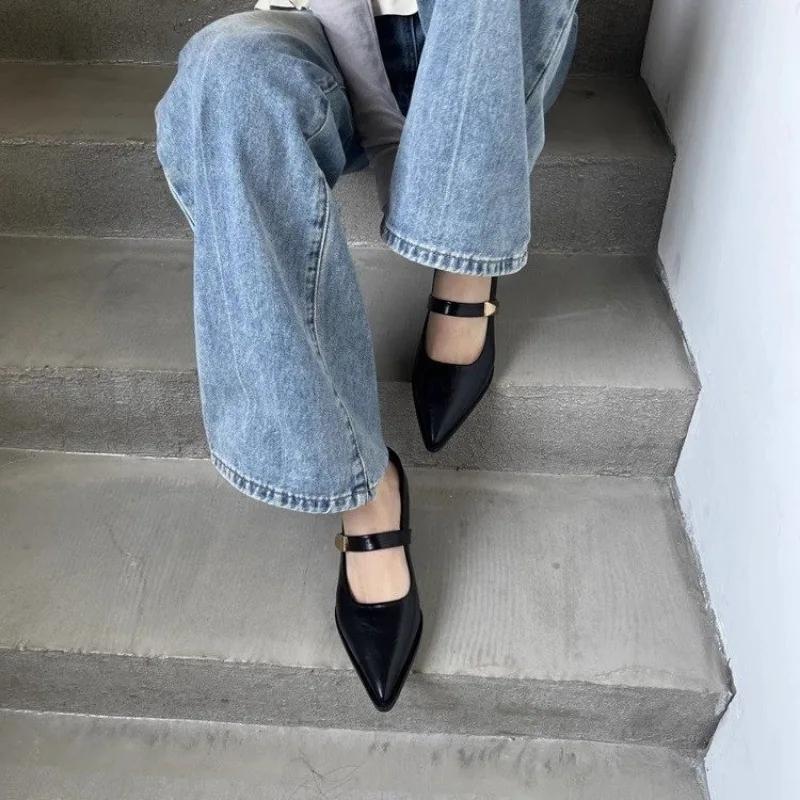 2025Damen Halbschuhe mit niedrigem Absatz Spitzschuh Klettverschluss Blockabsatz Schuhe für den täglichen Weg zur Arbeit Mode Zapatillas De Mujer