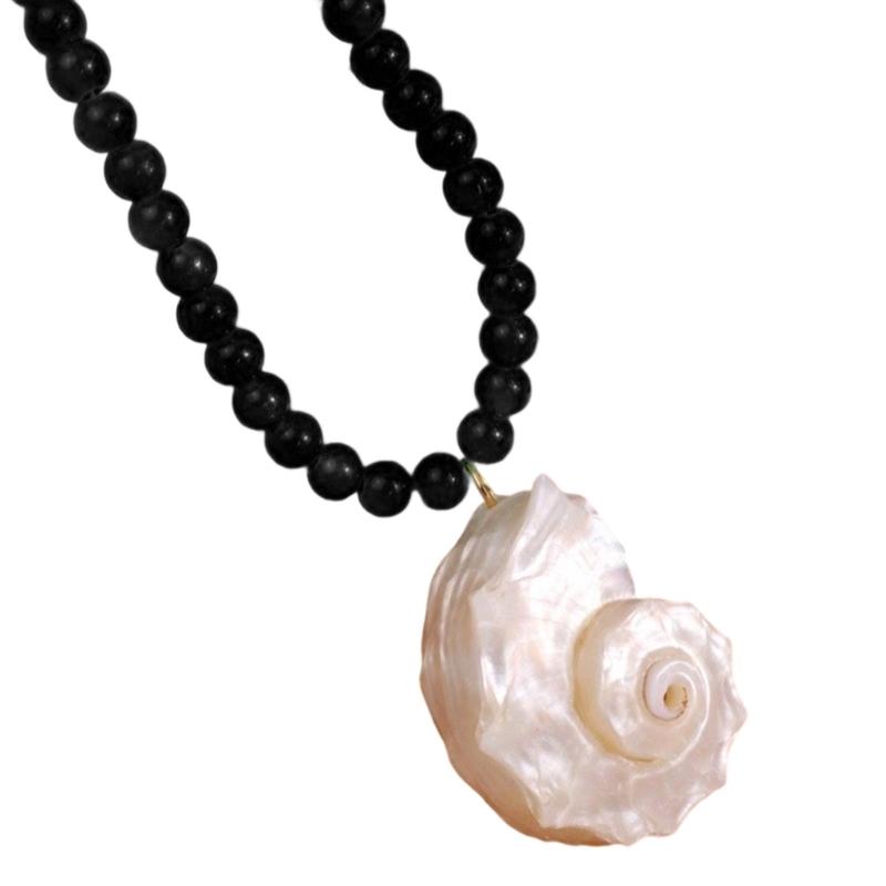

Natural Conch Shell Necklace Handcraft Oceanics Jewelry Portable Beach Accessory for Women and Men