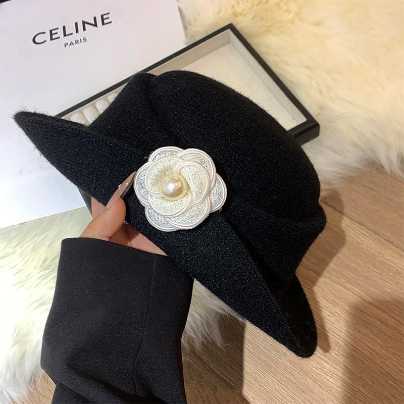 2026 New French Daughter Style Elegant Top Hat Women's Autumn and Winter Hepburn Style Beret Fashionable Face Hat
