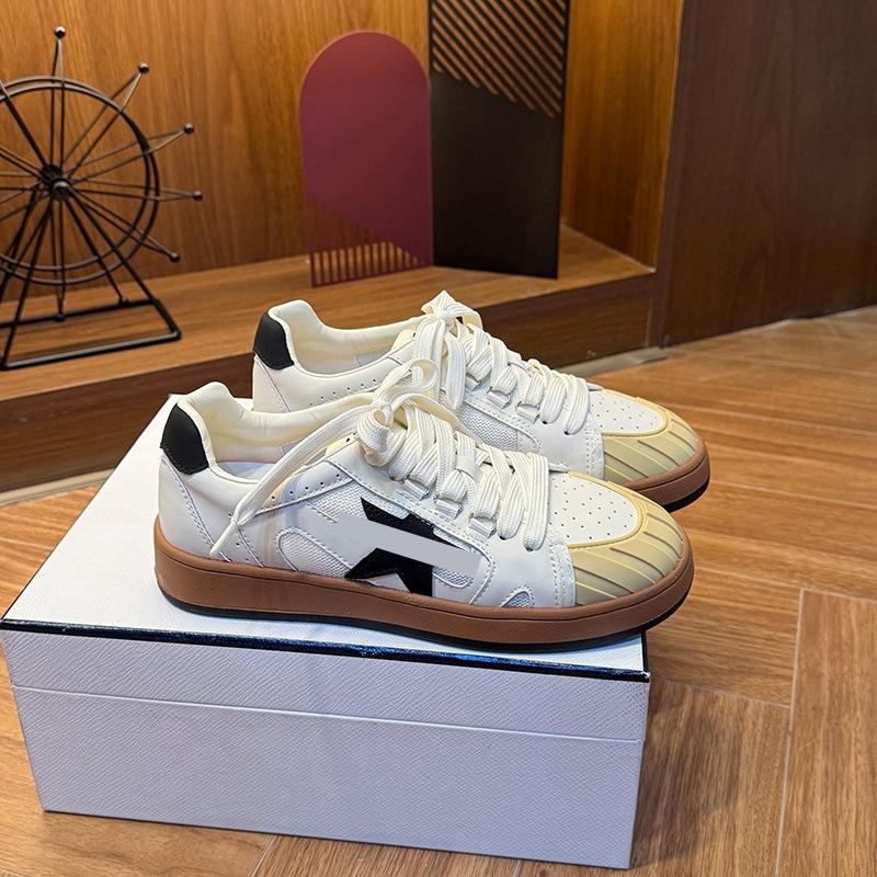 Star board shoes women's autumn new versatile flat-soled dirty shoes sports and leisure thick-soled lace-up little white shoes women