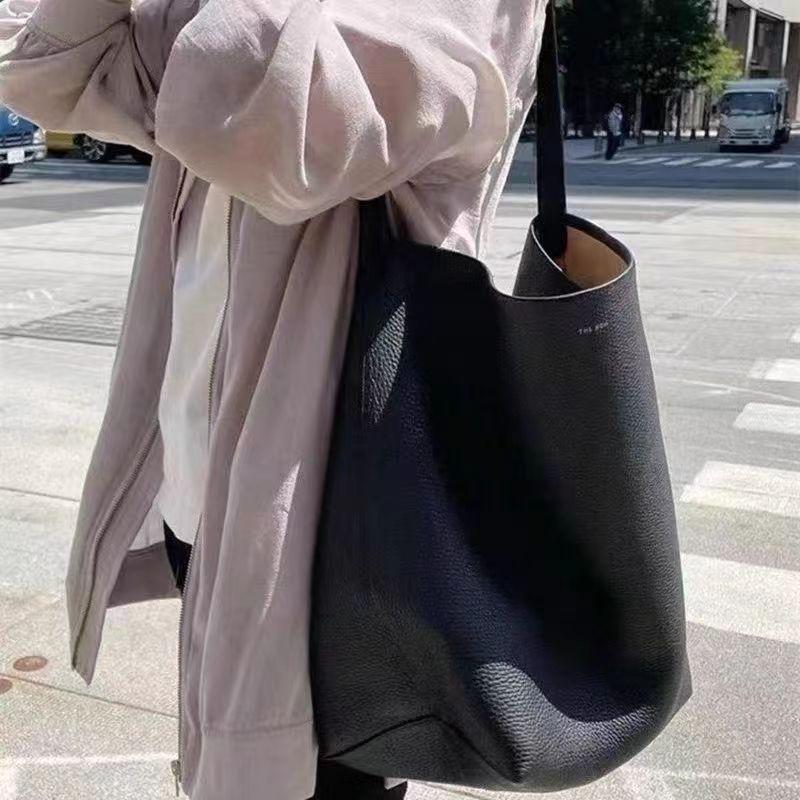 The Row Large Capacity Genuine Leather Lychee Pattern Bucket Tote for School Commuting