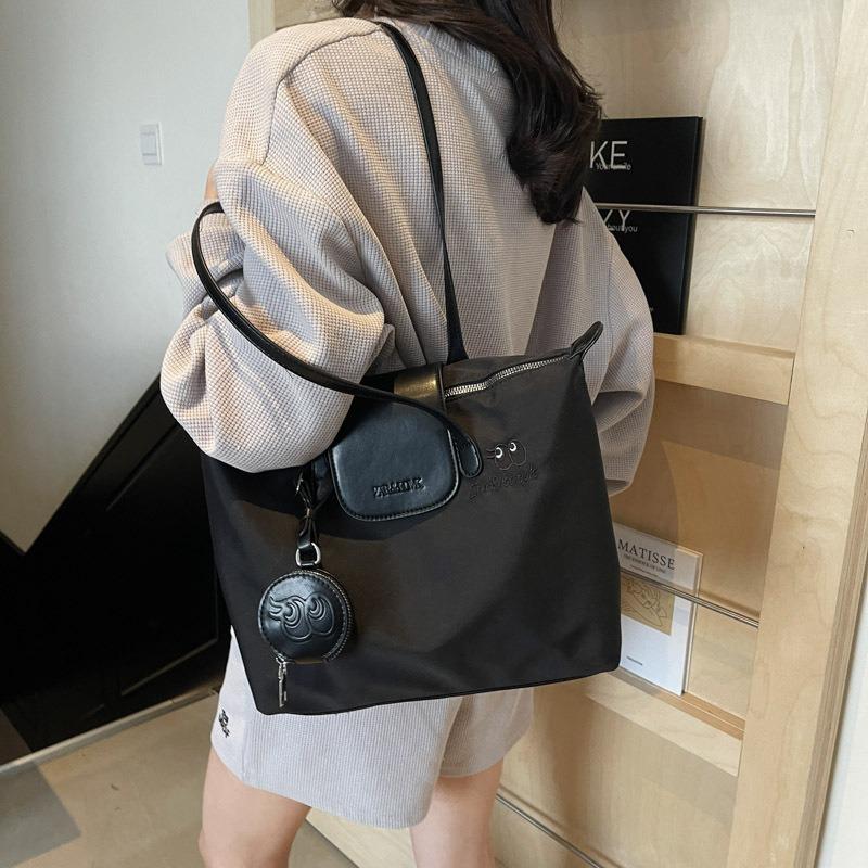 Premium sense large-capacity bag women's new fashion commuter shoulder bag popular contrasting color tote bag