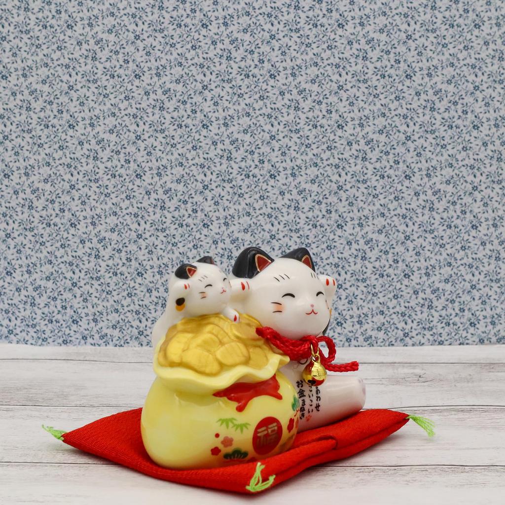 Yakushigama Maneki Neko (Treasure Bag, Parent and Child) Harmony (with Good Luck Sticker)