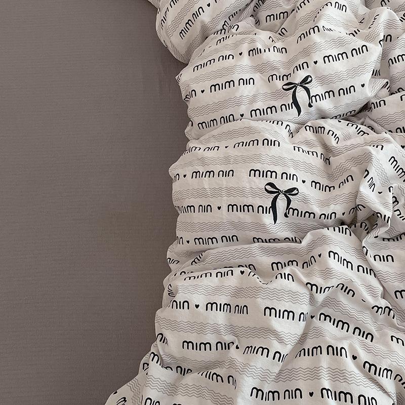 4 Piece Bedding Set Double Layer Gauze Quilt Cover Bed Sheet Pillow Cases Student Duvet Cover Fitted Sheet Soft Comfortable Bedding Set