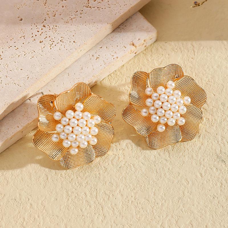 Exaggerated White Imitation Zircon Stud Earrings for Women Vintage Metal Six Petal Flower Temperament Earrings Wedding Zircon