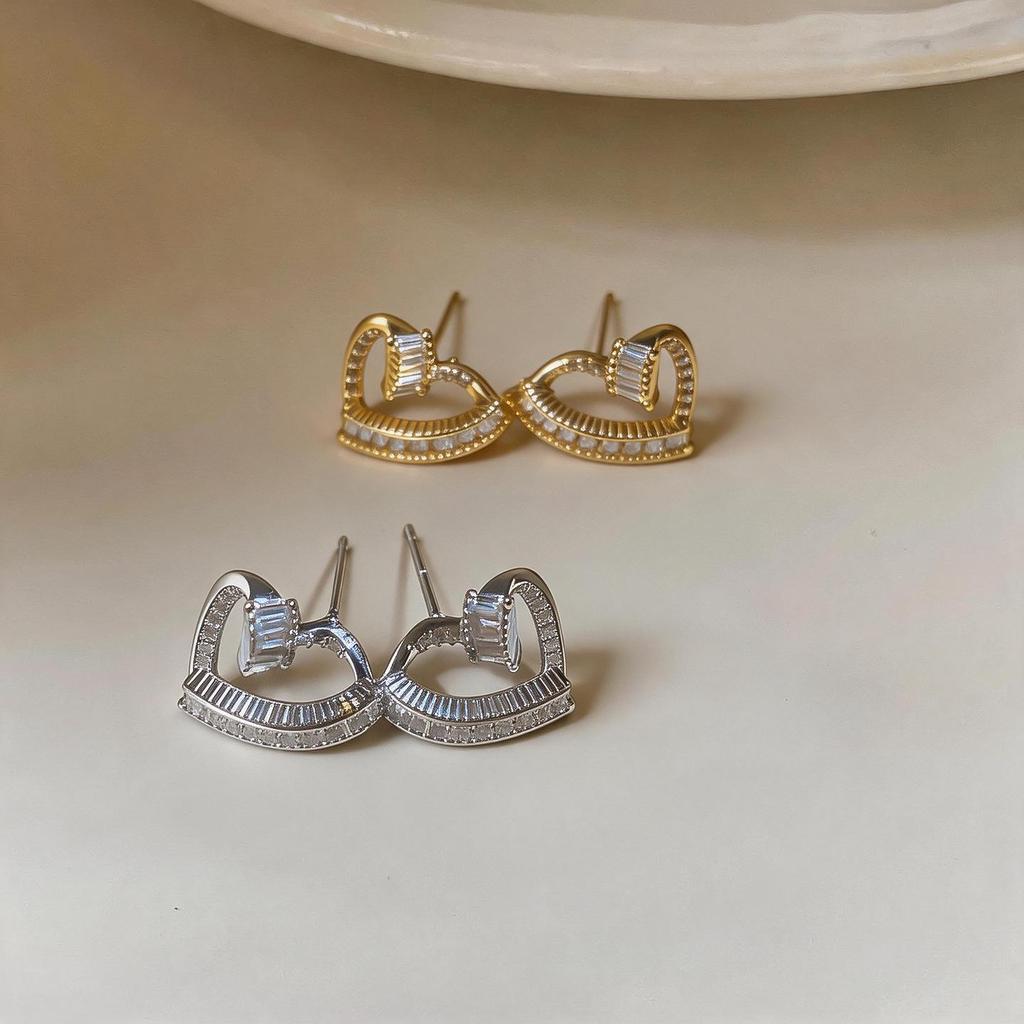 Silver Needle Zirconia Heart Stud Earrings - Elegant and Unique Fashion Jewelry for Women
