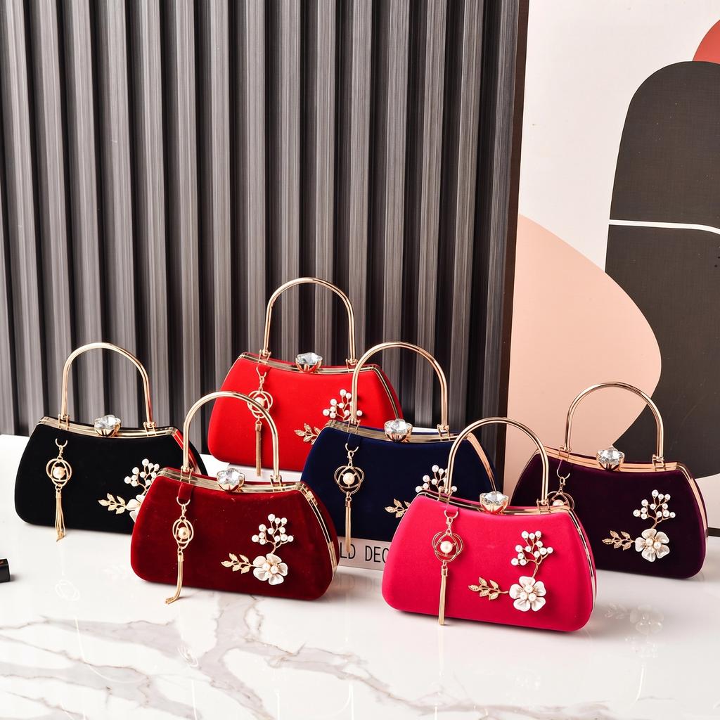 Vintage Red Handbag for Evening Woven Purse Wedding Party Fashion Flower Bag Cross Body Shoulder Purse Luxury Designer Pearl Bag