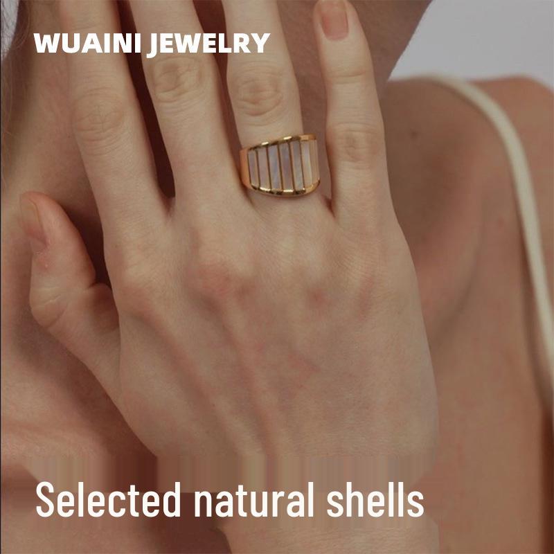 Women's High-End French Retro 14K Gold-Plated Titanium Steel Ring with Mother-of-Pearl Stripes