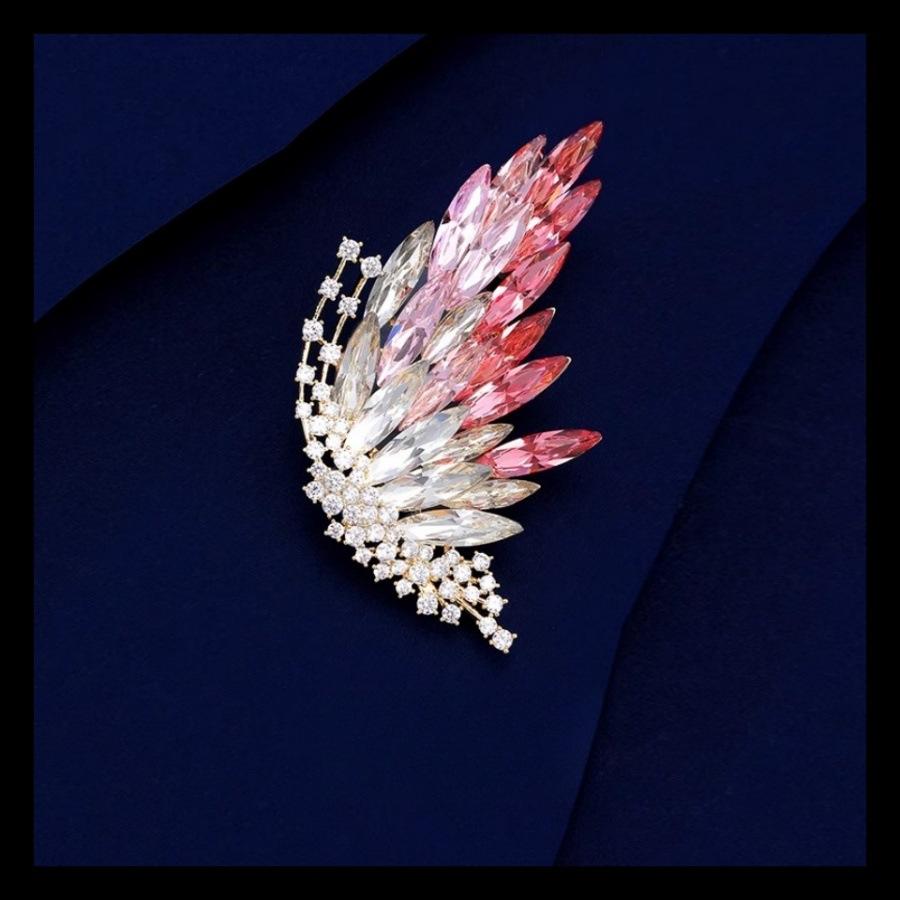 Luxury atmosphere crystal gradual change butterfly brooch high-end female corsage high-end clothes accessories pin