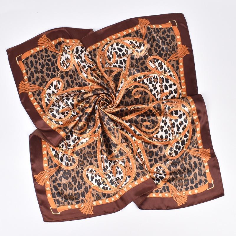 1Pcs Women'S Leopard Print 90 Silk Scarf Imitation Silk Fashion Trend Leopard Print Multi-Color Stitching Large Square Scarf