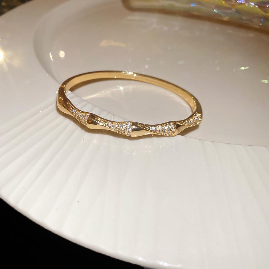 Banquet Luxury 18k Gold-Plated Zircon Snake Bracelet - Fashionable High-End Jewelry for Women
