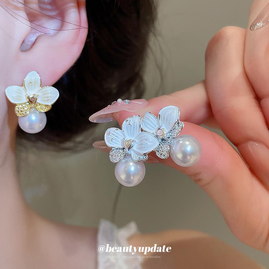 Silver Needle Pearl Drip Flower Earrings - Stylish Petal Studs with High-End Feel