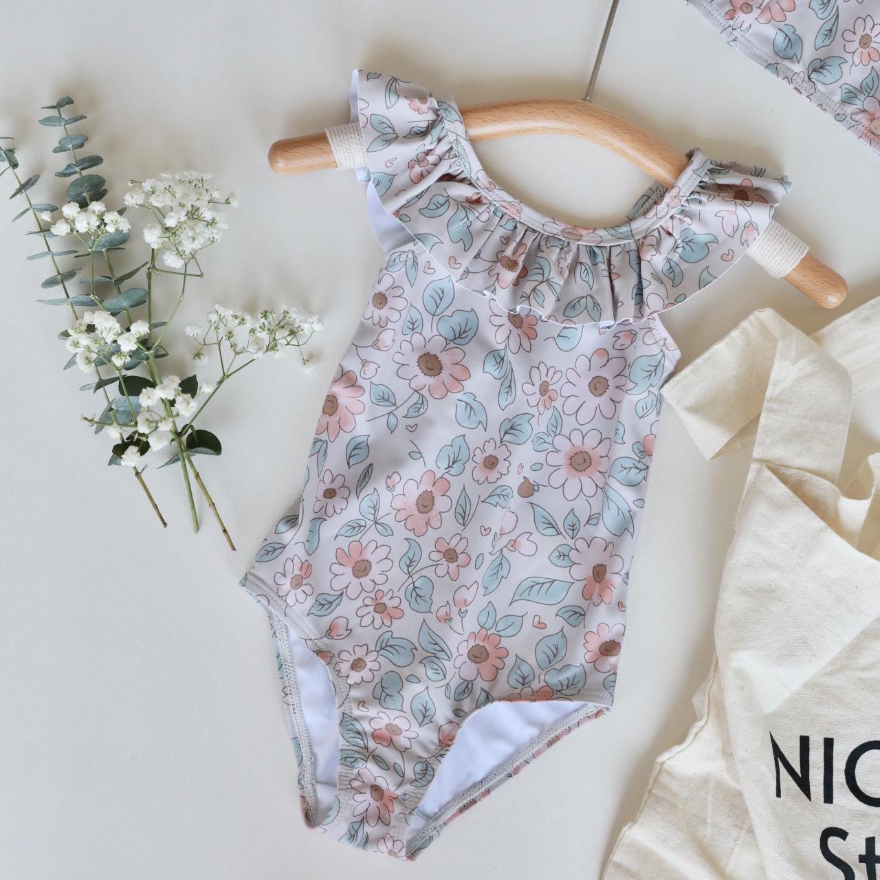 

2025 Цветочный купальник принцессы: Милый солнцезащитный слитный купальник для девочек 130