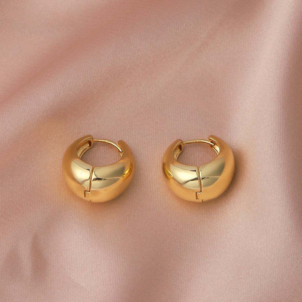 French Retro High-End Ear Cuffs: Women's Versatile Hoop Fashion Circle Earrings for Square and Round Faces
