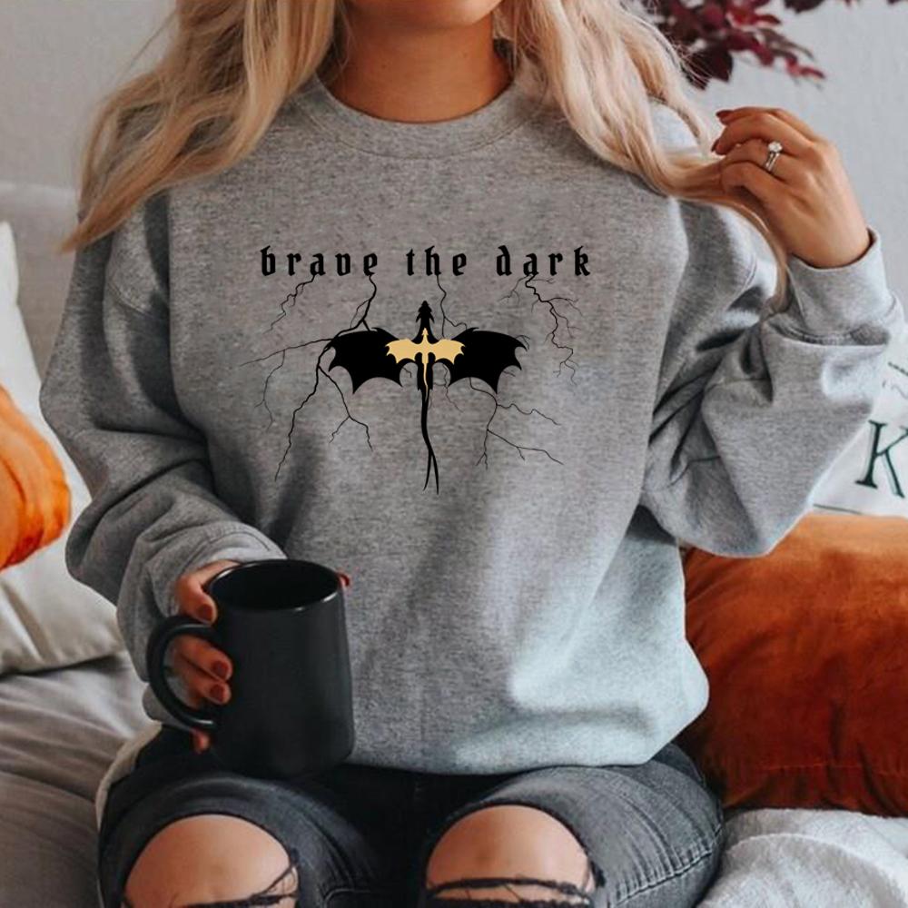 Onyx Storm Brave The Dark Sweatshirt Dragon Sweater Dark Academia Unisex Sweatshirts Long Sleeve Crewneck Pullover Vintage Tops