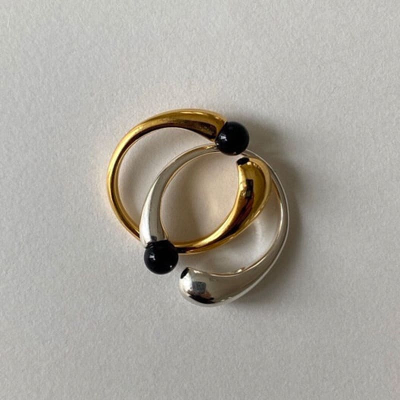 moire_ Onyx ball ring