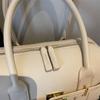 Bolso de Mano Clásico de Piel Sintética Granulada con Asa Superior y Correa de Hombro Desmontable Ideal para la Moda Cotidiana y la Elegancia