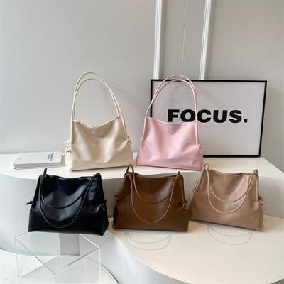 Einfache Messenger-Tasche Damen 2025 Neu Frühling und Sommer Klasse Einzelne Schulter Ausländischer Stil Pendeln Große Kapazität Weiches Leder Tragetasche
