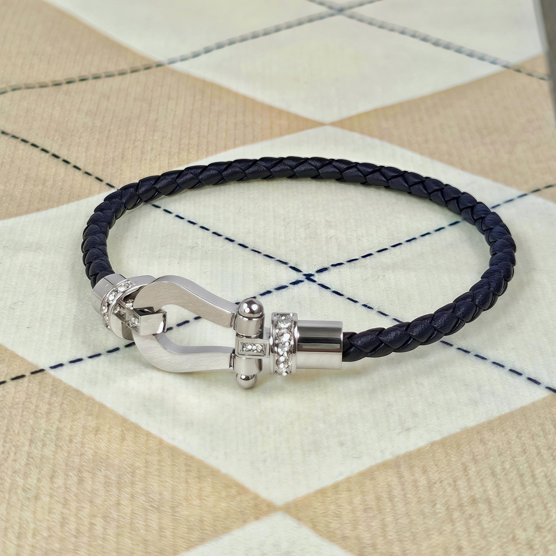 2026 Bracciale alla Moda e Semplice a Forma di U Micro-intarsiato Mezzo Mattone Fibbia Magnetica Fibbia a Ferro di Cavallo Corda di Cuoio Intrecciata Unisex 19.5cm