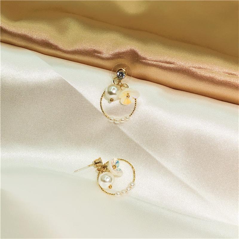 Crystal Shell Flower Imitation Pearl Drop Earrings for Women Geometric Round Personality Jewelry Christmas Girl Friend Gift