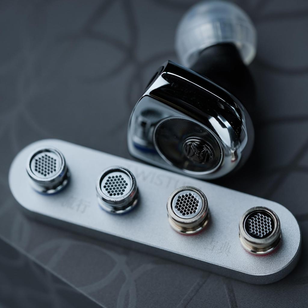 Sluchátka s dynamickým měničem D Dur 10 mm, drátová sluchátka, odnímatelný USB konverzní adaptér, monitor sluchu, 3 typy filtrů, pop, klasická hudba