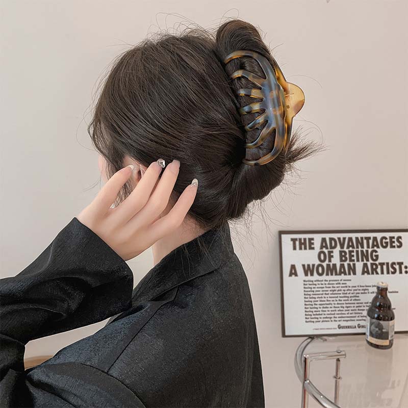 Korean Solid Color Large Hair Claw For Women Girls Elegant Acrylic Hairpins Barrette Crab Hair Clips Headwear Hair Accessories