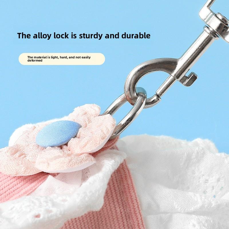 The Cat's Small Flower Leash Can Be Adjusted To Prevent The Cat From Breaking Free. It Is A Vest Type Cat Leash for Kittens and Young Cats To Walk