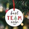2/4 szt. Świąteczne Zawieszki Ozdoby Akrylowe Motyw Świąteczny Najlepszy Zespół Dekoracja do Zawieszenia na Choinkę Domowa Dekoracja na Imprezę Świąteczną