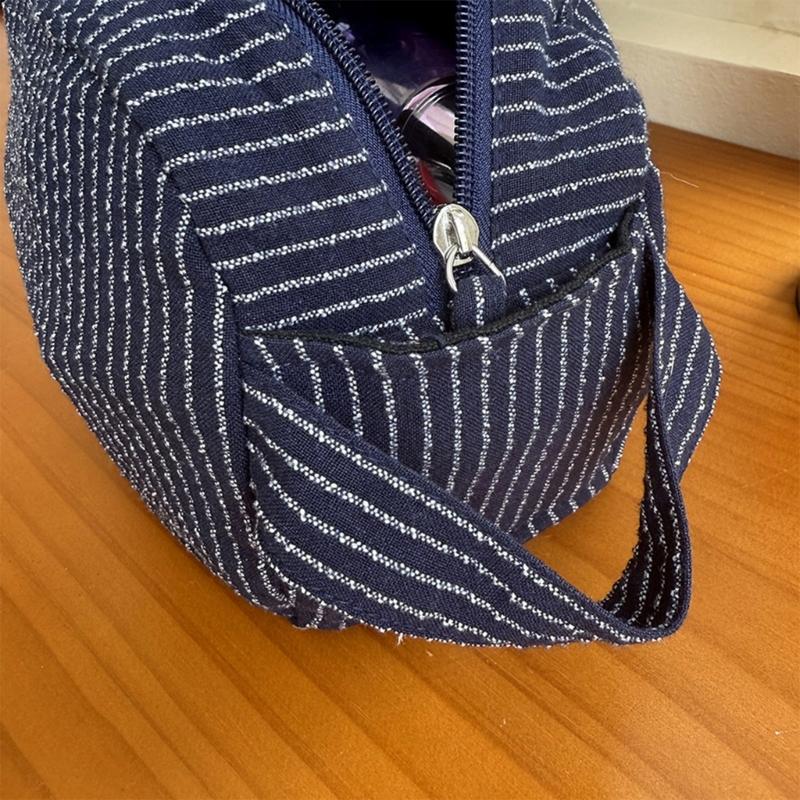 Große gestreifte Reise-Organizer-Tasche Perfekt für Make-up Hautpflege und Toilettenartikel Hergestellt aus hochwertigem Polyestergewebe