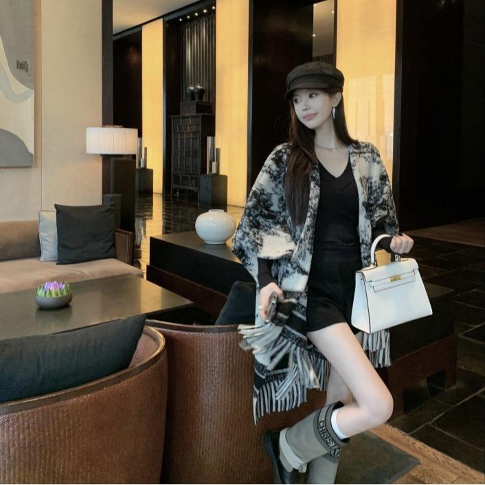 Nowy szal z malarstwem tuszem Premium Dekoracja Podróżna Szal zewnętrzny Długi Retro Płaszcz z frędzlami Peleryna Szalik