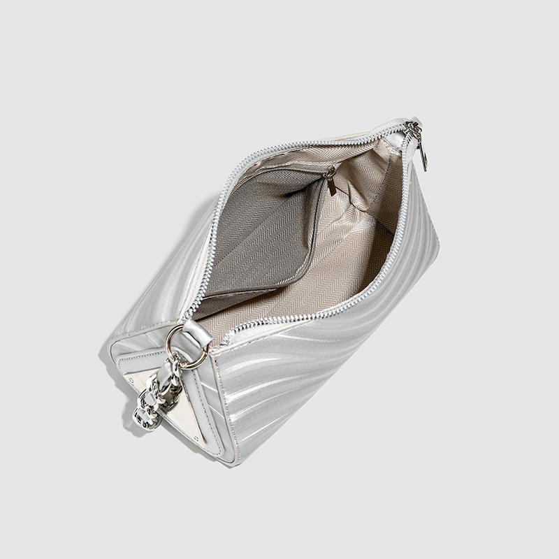 Teksturert moteriktig liten veske for kvinner, moteriktig allsidig nisje crossbody-veske kjede moteriktig en-skulder trekantveske