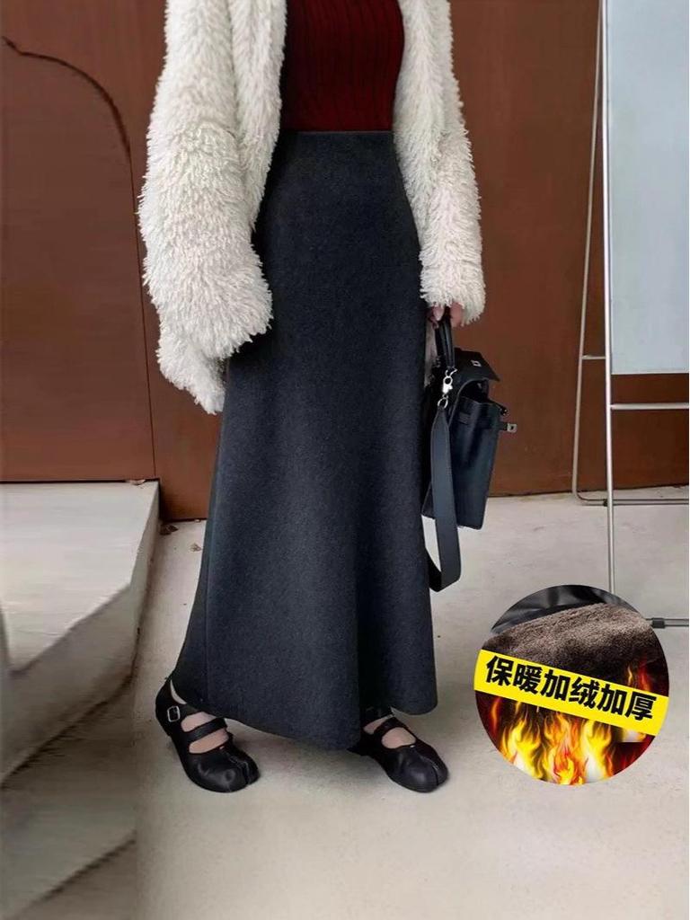2025 Autumn/Winter Women's Wool Knit Skirt - Center Seam, Elastic High Waist, Slimming Straight Long Skirt.