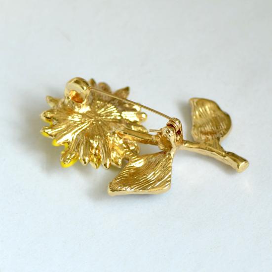 Faux Pearl Sunflower Brooch Zinc Alloy Flower Lapel Pin Sweater Cardigan Coat Business Suit Decoration Men Women Clothing Accessories
