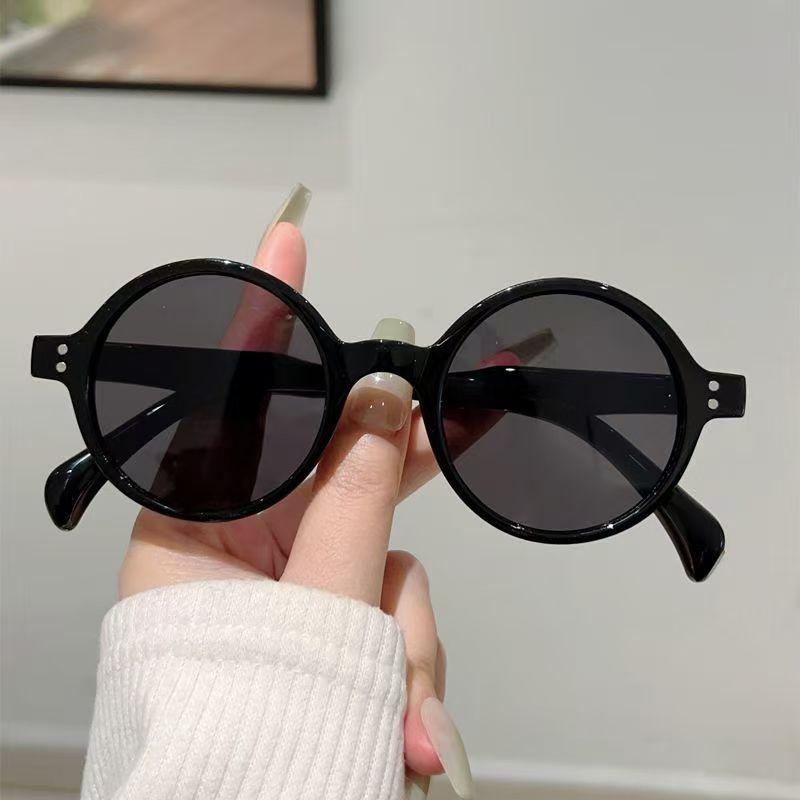 New Fashion Vintage Sunglasses Classic Rotundity Eyeglasses Women Brand Vintage Travel Small Oval Sun Eyewear UV400 Shades