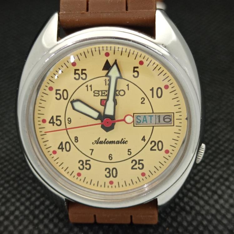 ВЖИВАНИЙ РІДКІСНИЙ ВІНТАЖНИЙ SEIKO 5 AUTO 7019A ЯПОНІЯ ЧОЛОВІЧИЙ ГОДИННИК З КРЕМОВИМ ЦИФЕРБЛАТОМ 621a-a413409-2