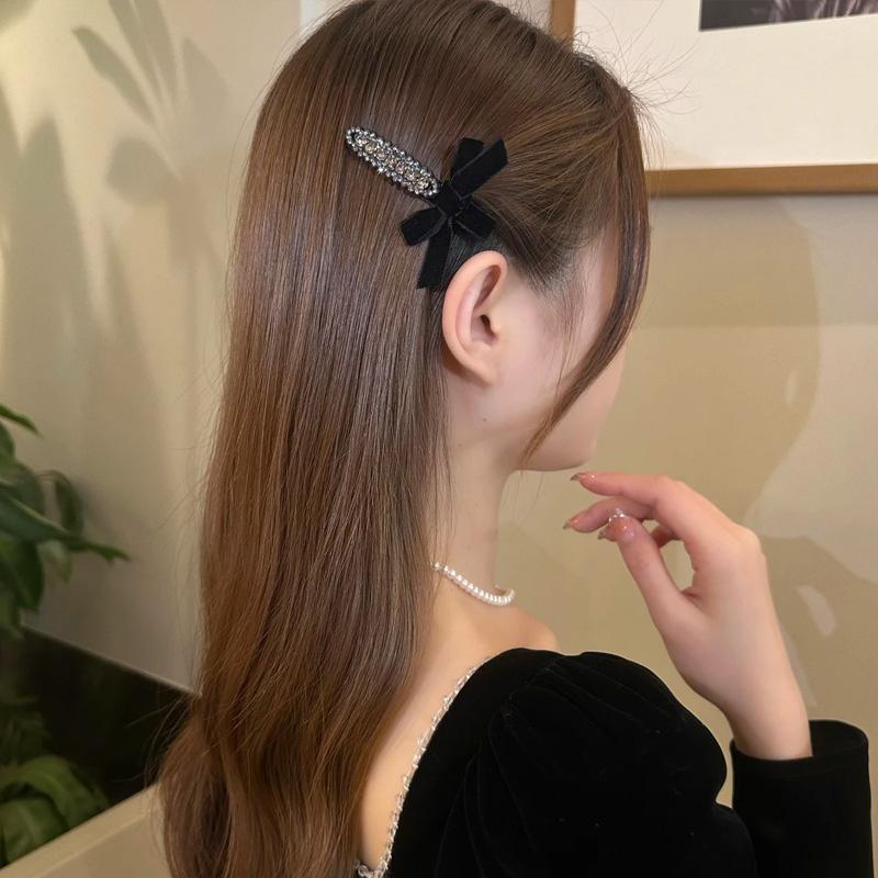 Sweet Bow Rhinestone Hair Clips for Girl New Year Headwear Red Velvet Bowknot Duck Tongue Clips Kids Sided Clips Bangs Clips