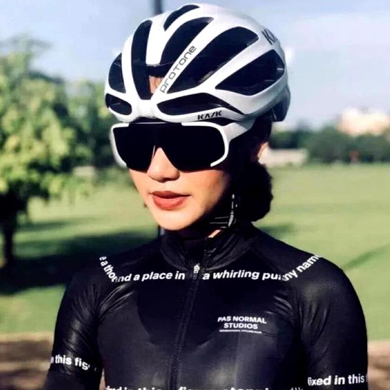 Day and night cycling glasses, outdoor sports photochromic sunglasses, wind and sand protection, mountaineering sunglasses, bicycle hiking goggles