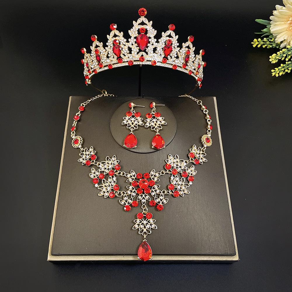 New Bridal Tiara Crown Three Piece Set Wedding Necklace Earrings Rhinestone Set European and American Wedding Accessories