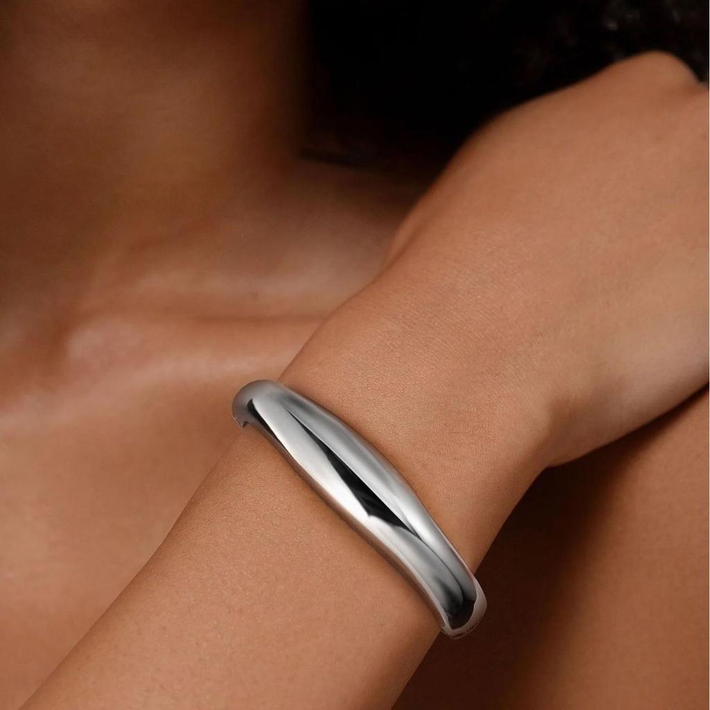 Non-Fading Gold Alloy Open Bangle: Personalized High-End Women's Jewelry