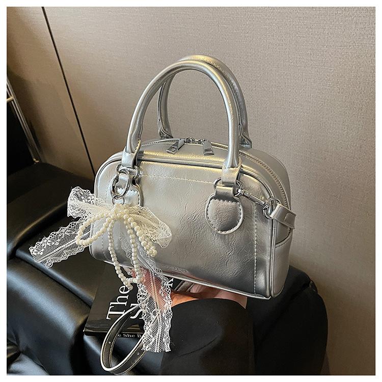 Crossbody bag women's bag new fashion shoulder portable bowling bag summer versatile niche pillow bag