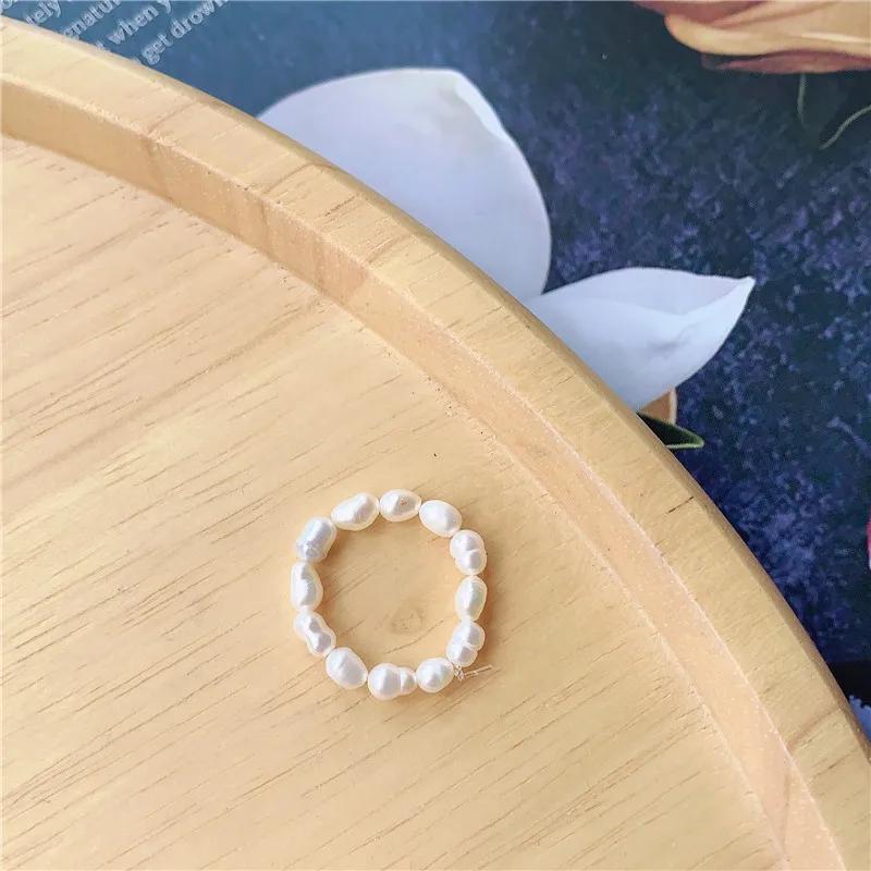 HI MAN 4 Pcs/Set Korean Mixed Handmade Pearl Stone Acrylic Small Round Bead Heart Ring Women Classic Elegant Dating Jewelry