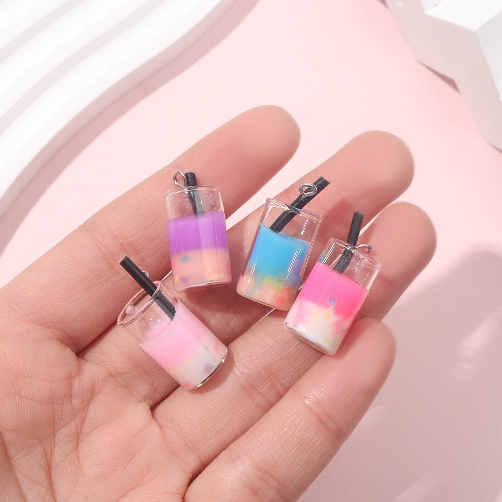 8/16/24 Stück zufällige Harz Milchtee Anhänger, dekorativer Flaschenanhänger, Schmuck Bastelanhänger, DIY Sommer Strand Fußkettchen Armband, Ohrring Schlüsselanhänger