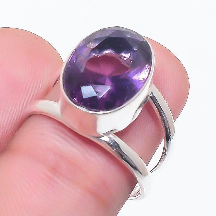 

Кольцо из серебра 925 пробы с аметистом, размер 6
