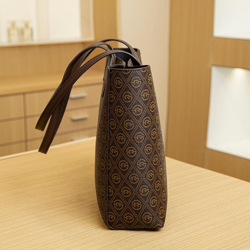 New large-capacity spring and summer handbag casual commuter shoulder bag popular women's bag printed underarm bag