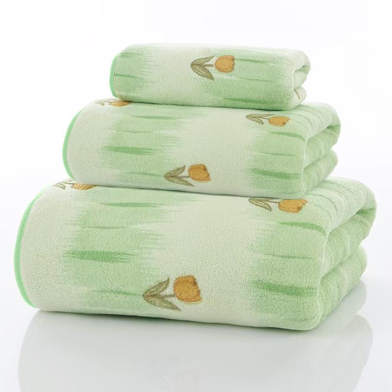 Floral Adult Bath Towel, Spring Ranunculus Bathroom Towel , Coral Absorbent Soft Full , Home Fingertip Towel