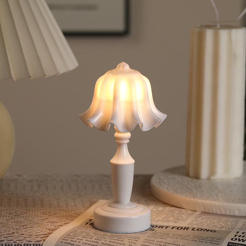 European Retro LED Night Lamp: Textured Small Desk or Bedside Decor with Palace Lantern Style