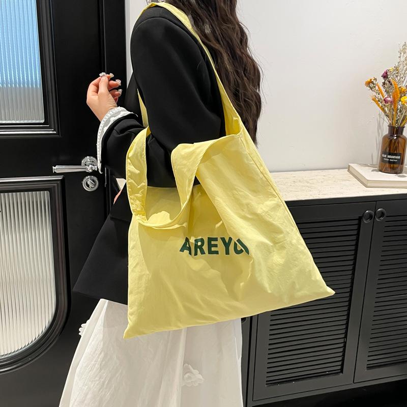 Fresh summer large-capacity shoulder bag spring new ins Korean versatile casual shoulder bag tote bag shopping
