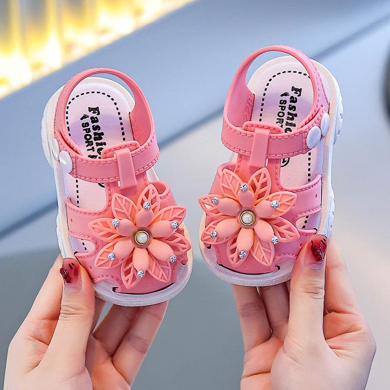 New Girls Sandals Soft Sole Breathable Kids Beach Shoes Anti-slip Princess Sandals Children Casual Footwear